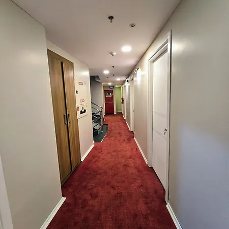 Uyu Hotel 3*