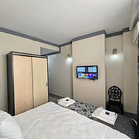 Uyu Hotel 3*