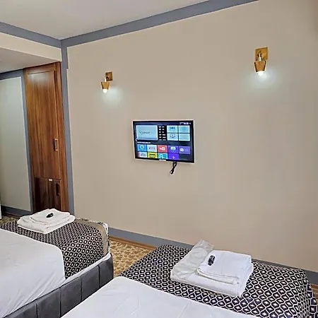Hotel Uyu 3*