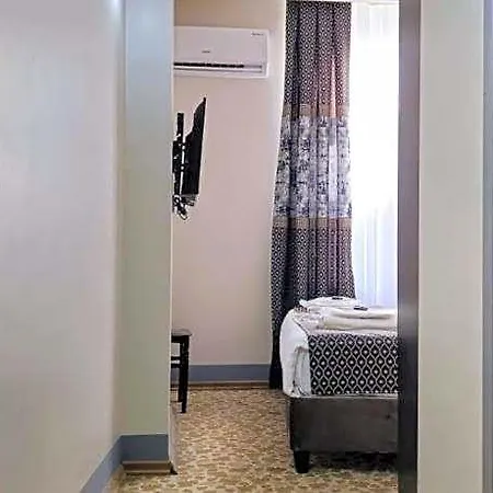 Uyu 3* Adana