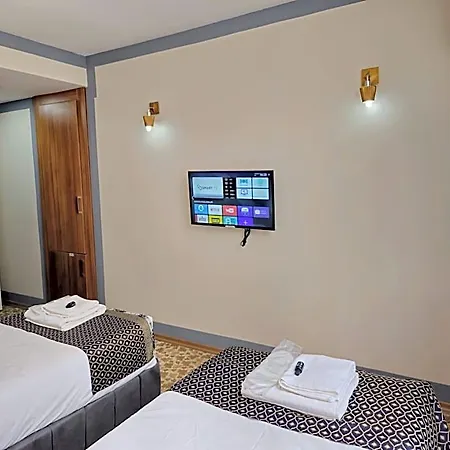 Uyu Hotel 3*