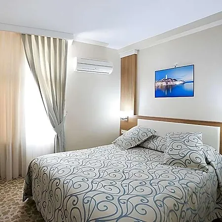 Uyu 3* Adana