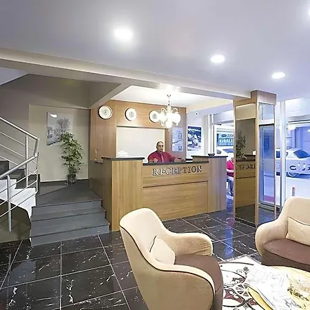 Uyu Hotel