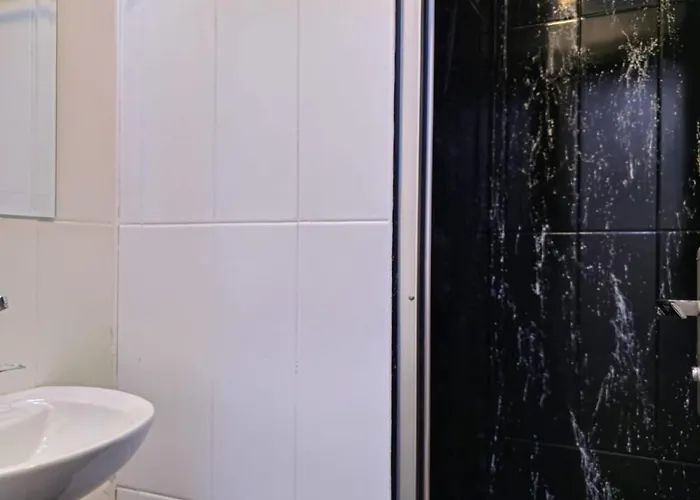 Готель Uyu Адана